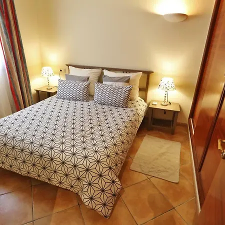 Holiday home Flowers House